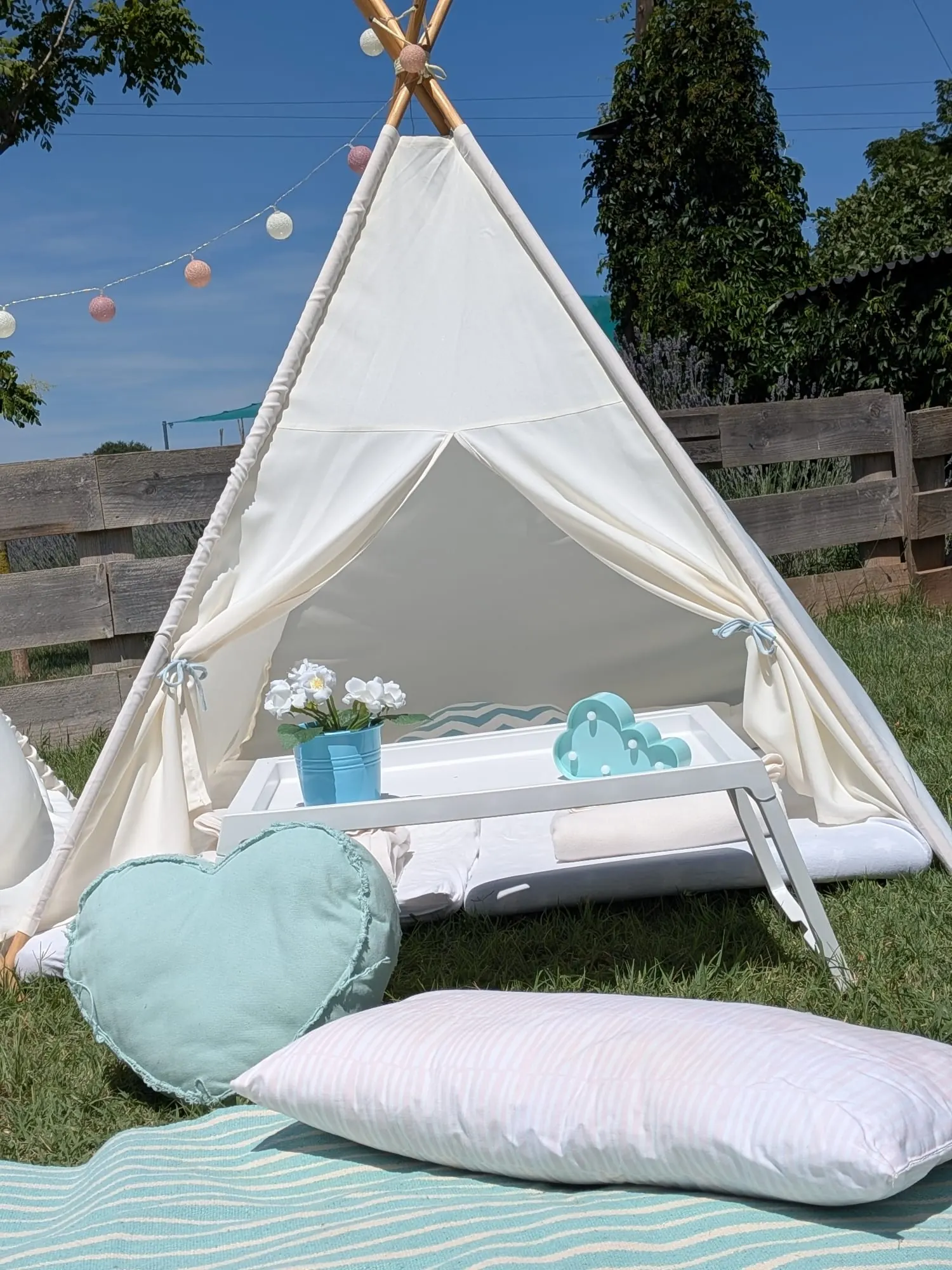 Ambient boho amb tipis – muntatge 9