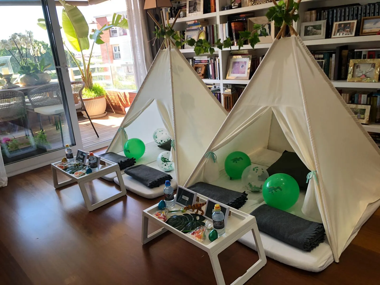 Muntatge de tipis per a una festa – muntatge 13
