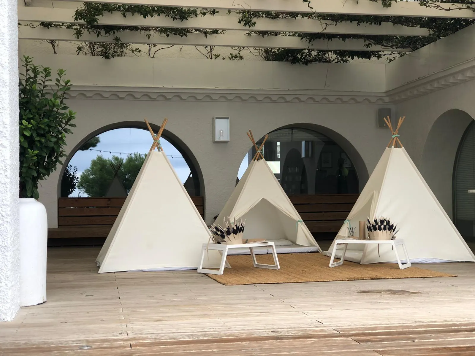 Muntatge de tipis per a una festa – muntatge 20